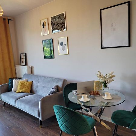 ורשה Vizzit Us Premium Apartments Marina Mokotow מראה חיצוני תמונה
