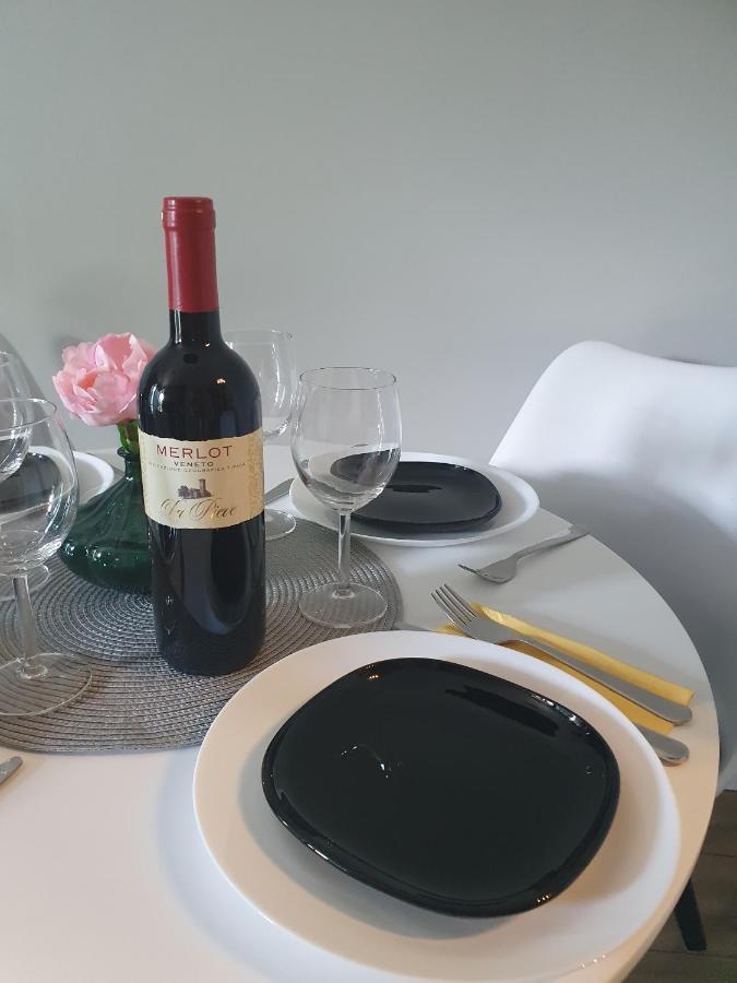 ורשה Vizzit Us Premium Apartments Marina Mokotow מראה חיצוני תמונה