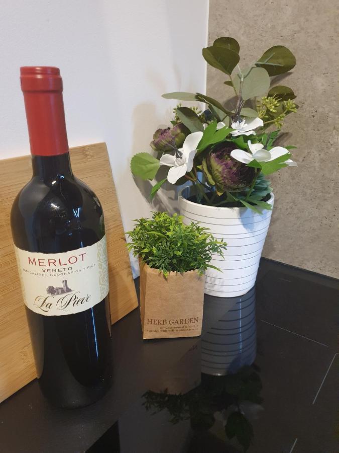 ורשה Vizzit Us Premium Apartments Marina Mokotow מראה חיצוני תמונה